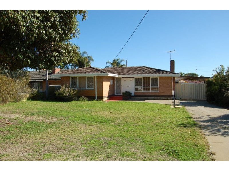 5 Beverley Road, Cloverdale WA 6105