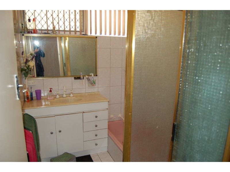 5 Beverley Road, Cloverdale WA 6105