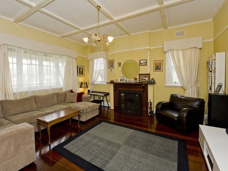 65 Temple Street, Victoria Park WA 6100