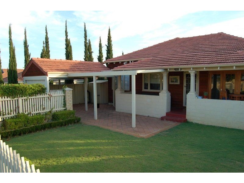 11 Quinn Avenue, Bentley WA 6102