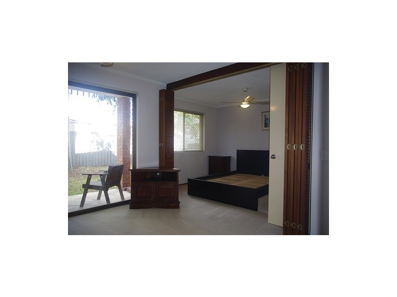 2/135 Hubert Street, East Victoria Park WA 6101