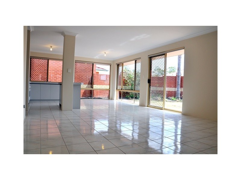 4/1 Chapman Road, St James WA 6102