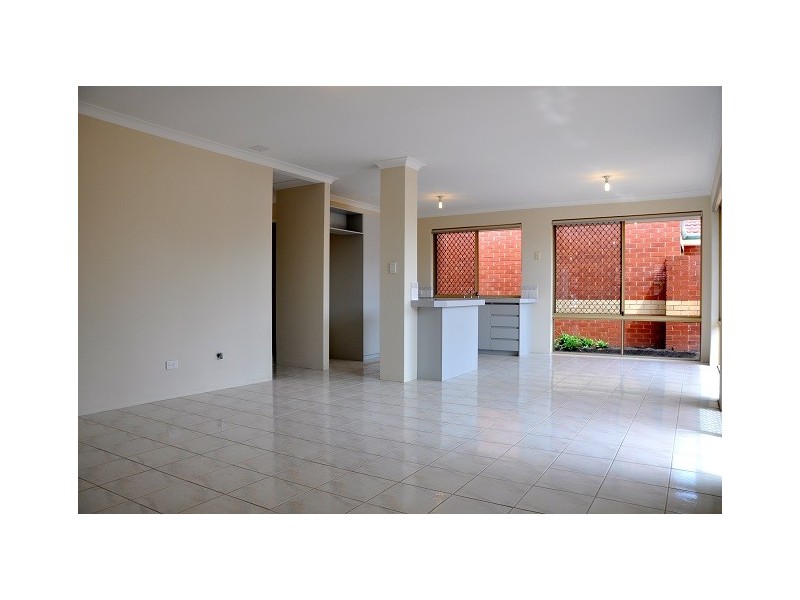 4/1 Chapman Road, St James WA 6102