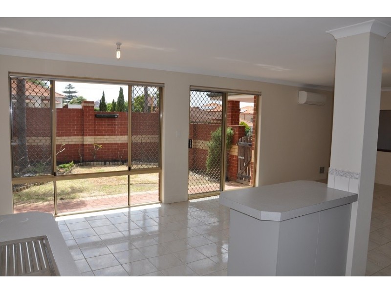 4/1 Chapman Road, St James WA 6102