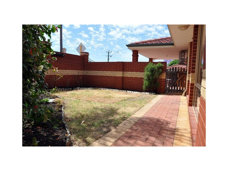4/1 Chapman Road, St James WA 6102