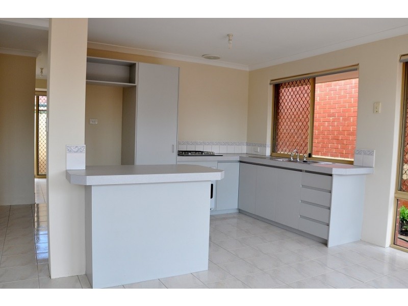 4/1 Chapman Road, St James WA 6102