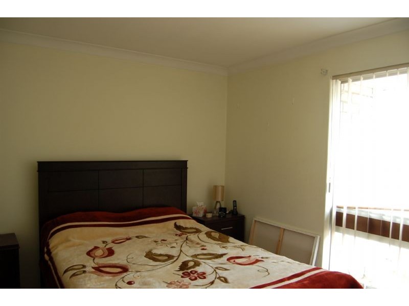 4/3 Thelma Street, Como WA 6152