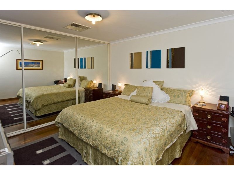 130 Hollis Road, Wilson WA 6107