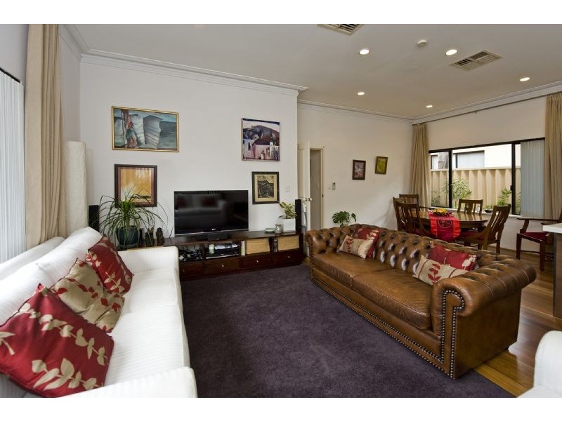 35A Newey Street, Rivervale WA 6103