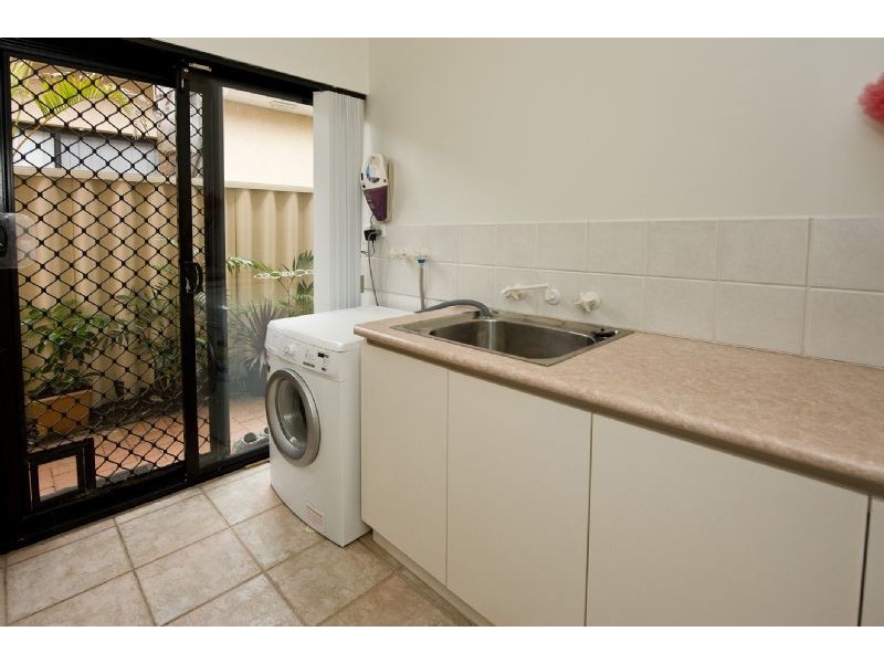 35A Newey Street, Rivervale WA 6103