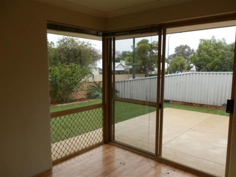 1/225 Berwick Street, Victoria Park WA 6100