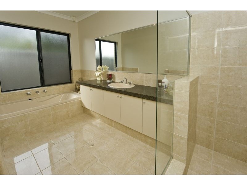 9A Doust Street, Cannington WA 6107