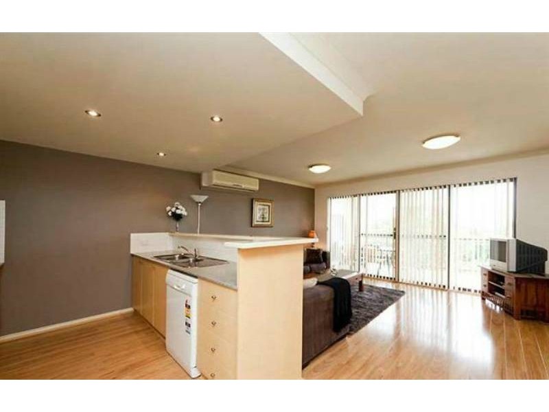 4/14 Waterloo Crescent, East Perth WA 6004