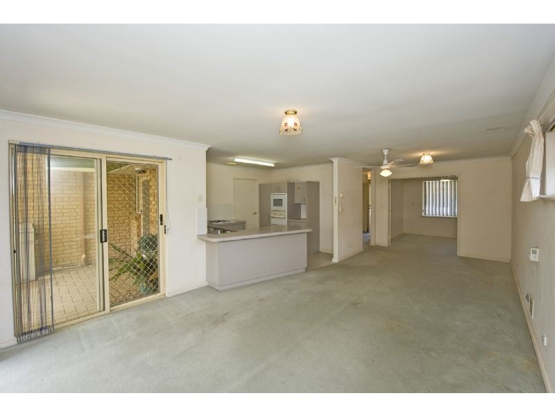 9/5 Edwards Crescent, Redcliffe WA 6104