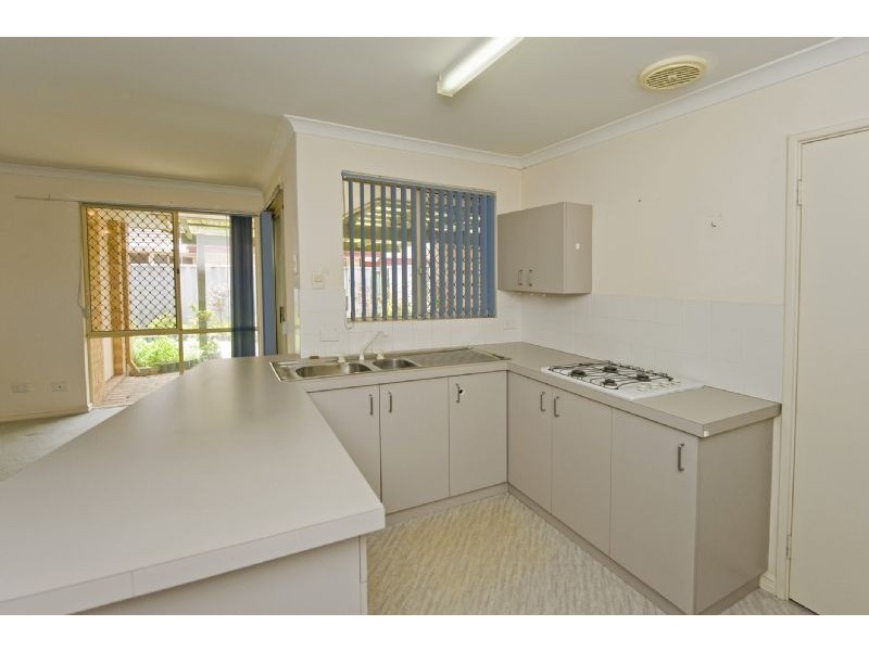 9/5 Edwards Crescent, Redcliffe WA 6104