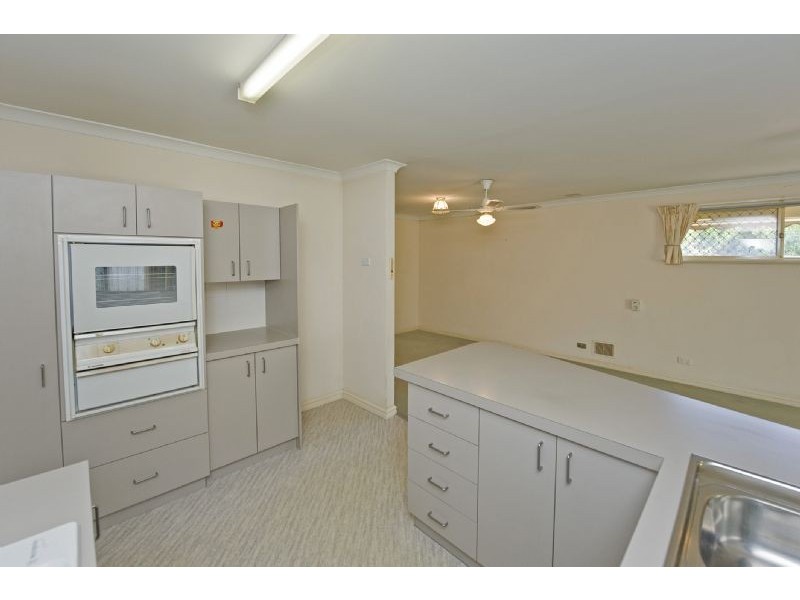 9/5 Edwards Crescent, Redcliffe WA 6104