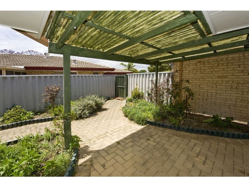 9/5 Edwards Crescent, Redcliffe WA 6104