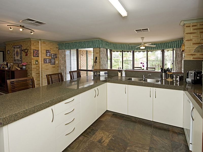 43 Laughton Way, Leeming WA 6149