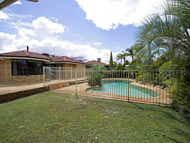 43 Laughton Way, Leeming WA 6149