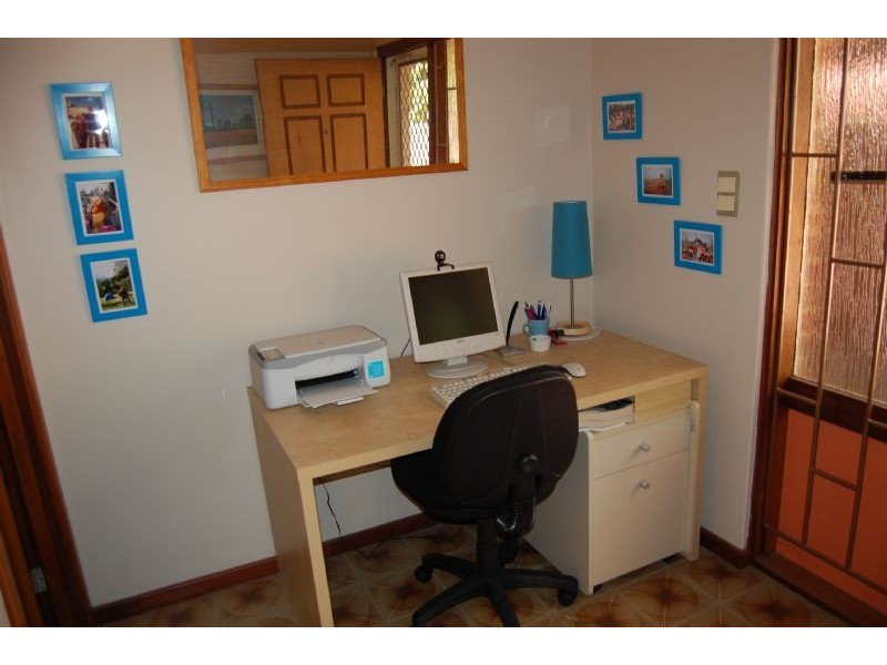 2/32  Emily Street, St James WA 6102