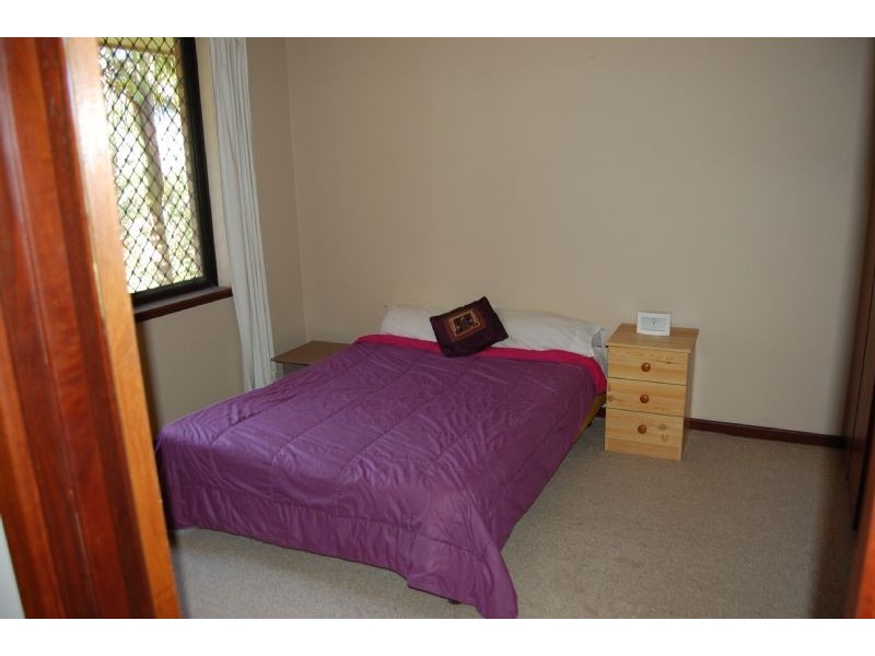 2/32  Emily Street, St James WA 6102