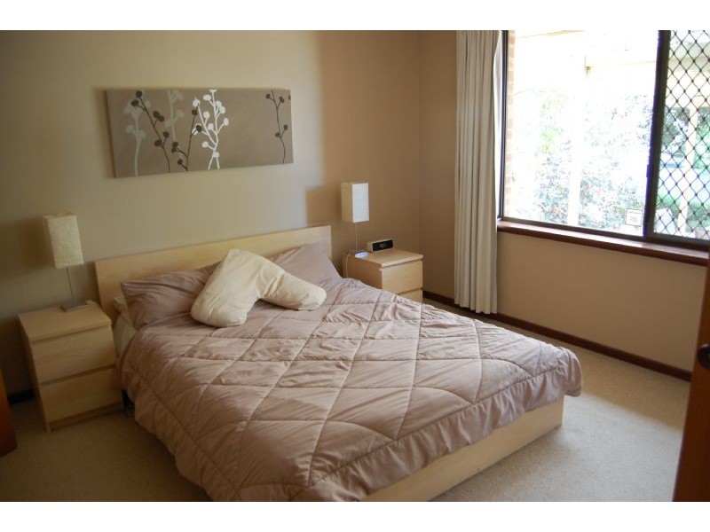 2/32  Emily Street, St James WA 6102