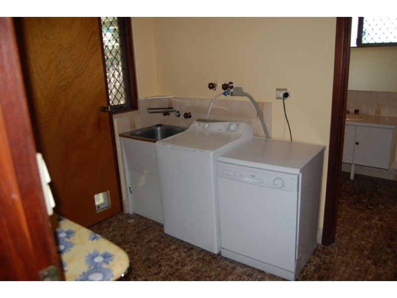 2/32  Emily Street, St James WA 6102