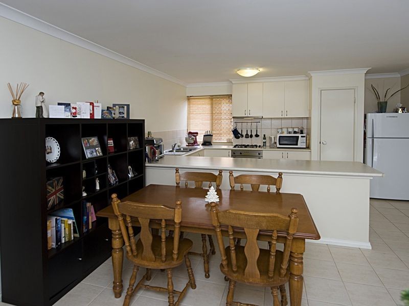 2/56  Leonard Street, Victoria Park WA 6100