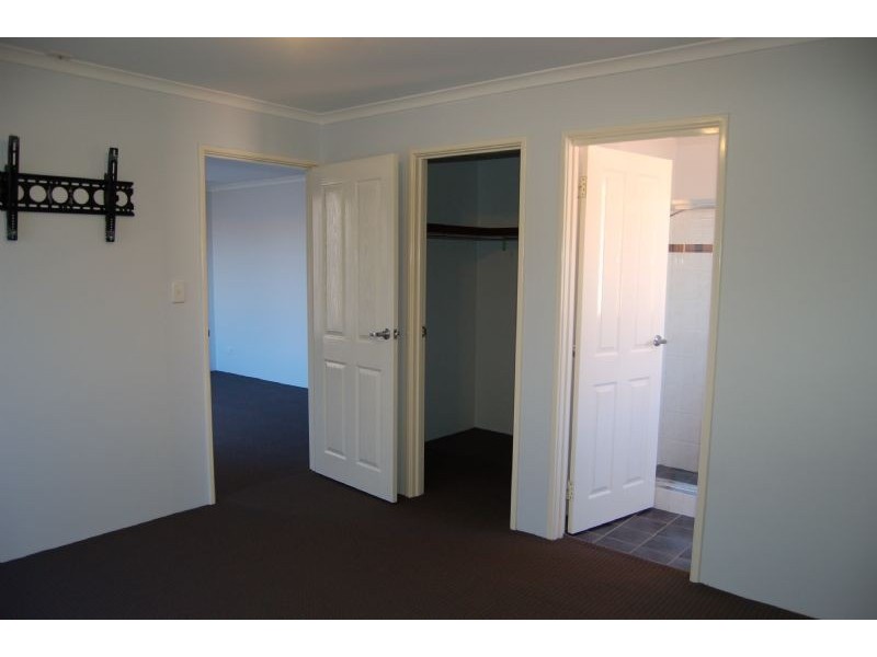 1/8 Acton Avenue, Bentley WA 6102