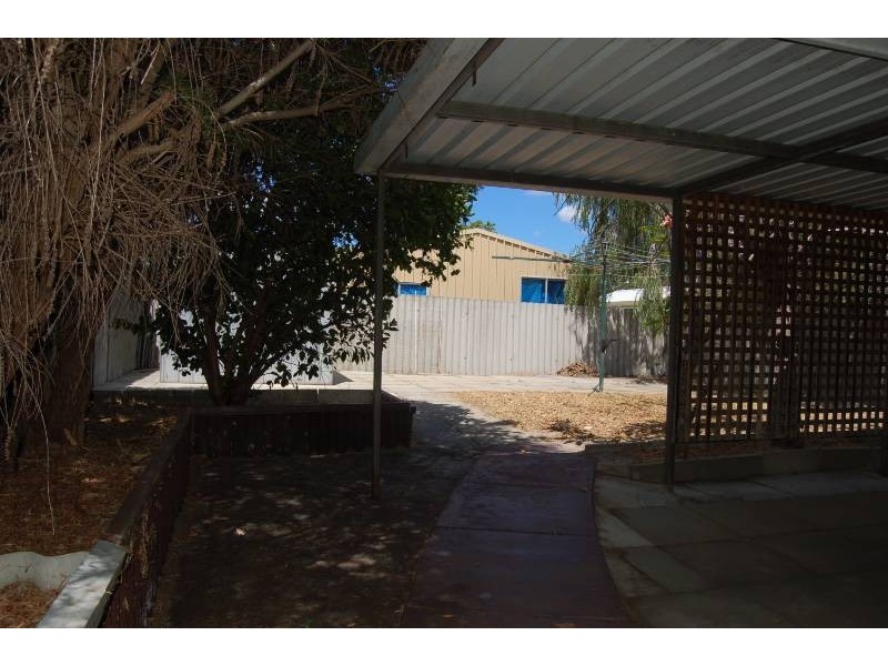 49 Asteroid Way, Carlisle WA 6101
