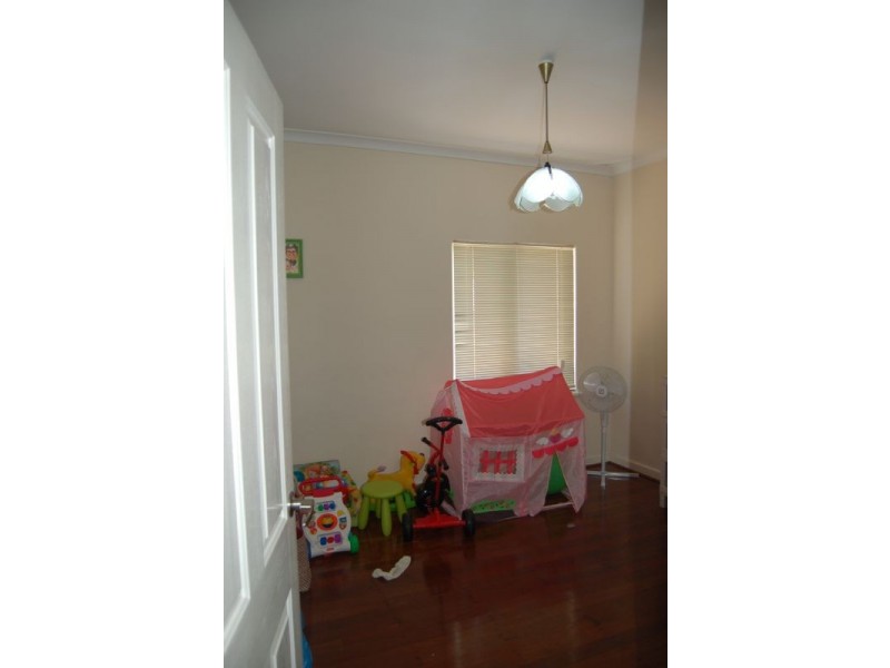 5A  Coolgardie Street, St James WA 6102