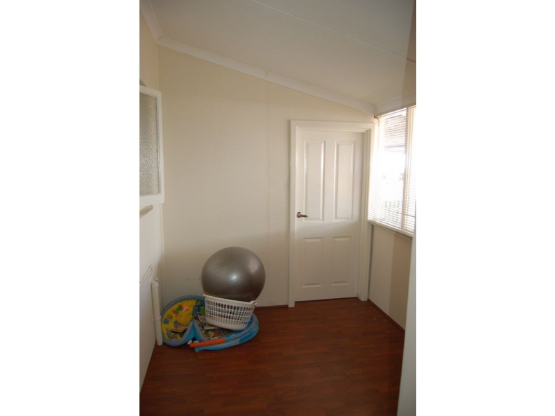 5A  Coolgardie Street, St James WA 6102