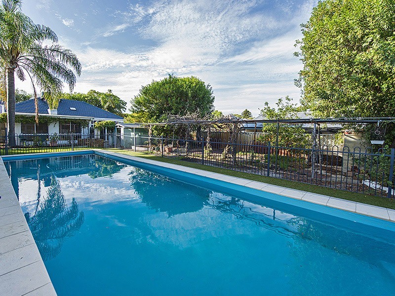 38 Palmerston Street, St James WA 6102