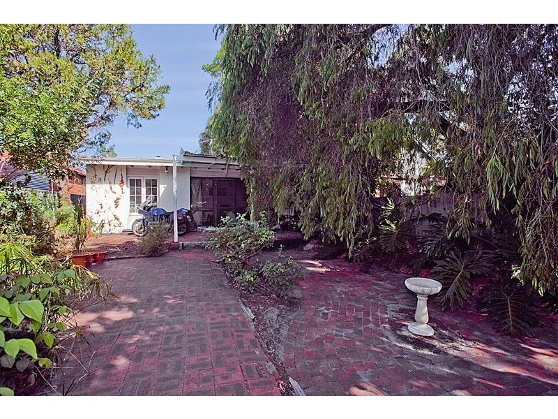 12 Cardiff Street, East Victoria Park WA 6101