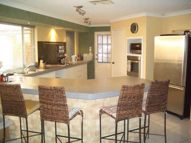 2 Coulthard Crescent, Canning Vale WA 6155