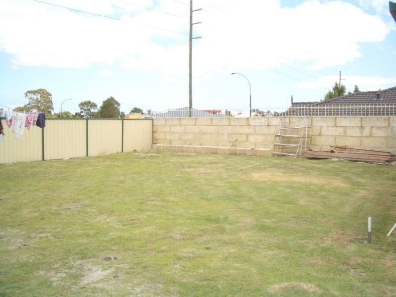 2 Coulthard Crescent, Canning Vale WA 6155