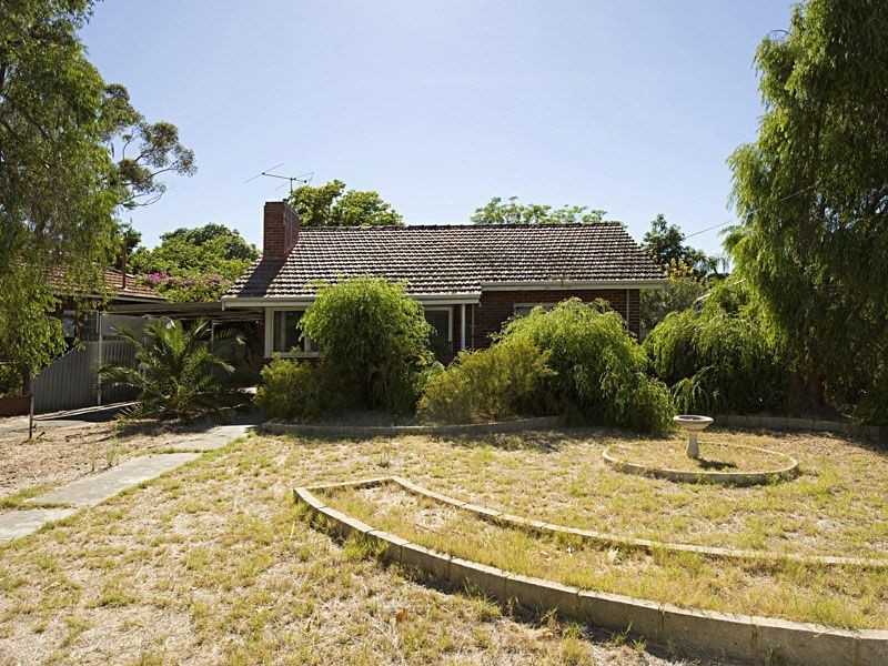 46 Upton Street, St James WA 6102