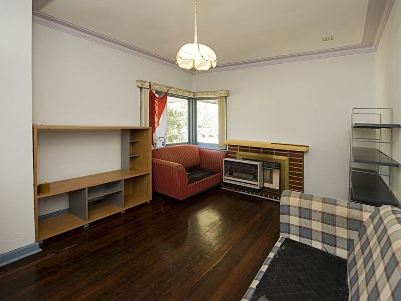 46 Upton Street, St James WA 6102