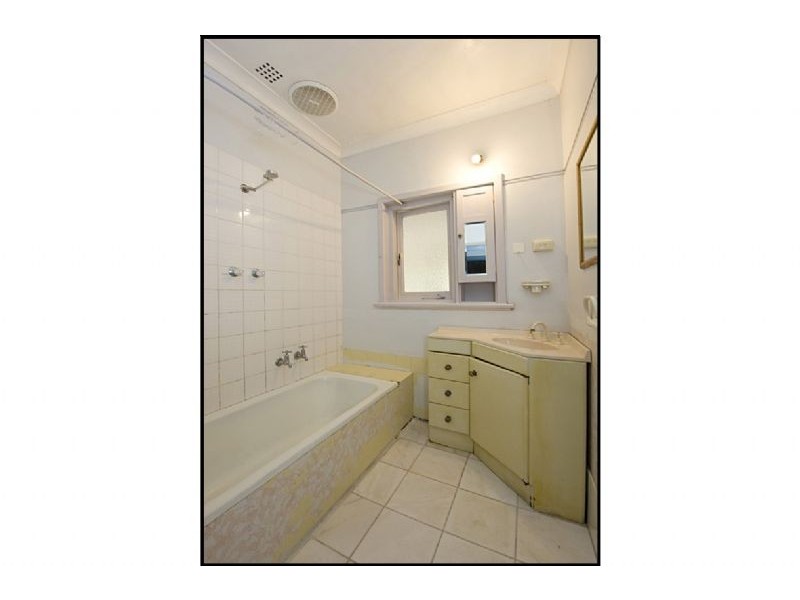 46 Upton Street, St James WA 6102