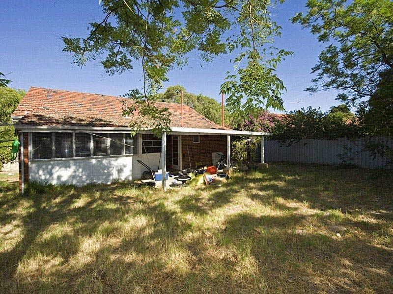 46 Upton Street, St James WA 6102