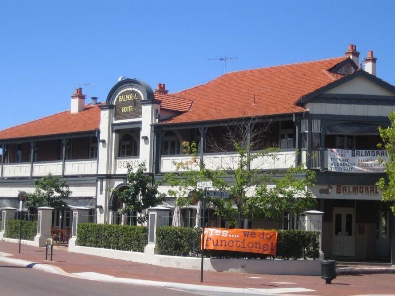 46 Upton Street, St James WA 6102