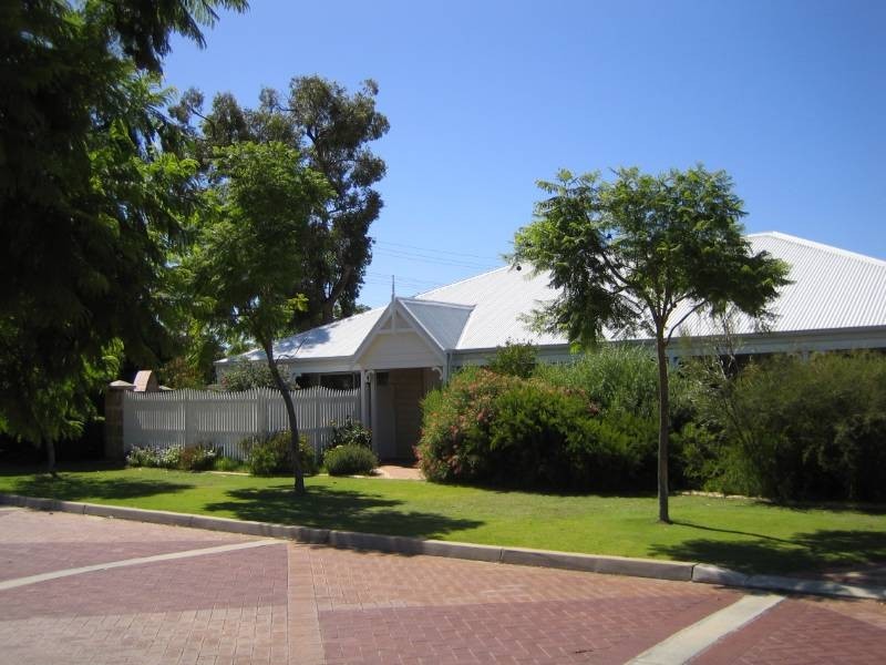 1 Mofflyn Circle, East Victoria Park WA 6101