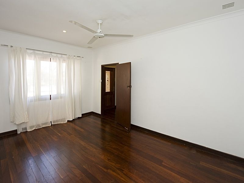 4 Bone Street, St James WA 6102