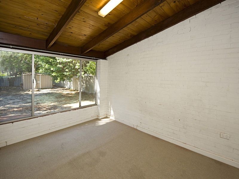 4 Bone Street, St James WA 6102