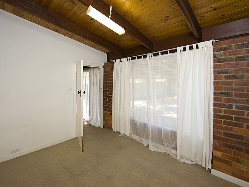 4 Bone Street, St James WA 6102