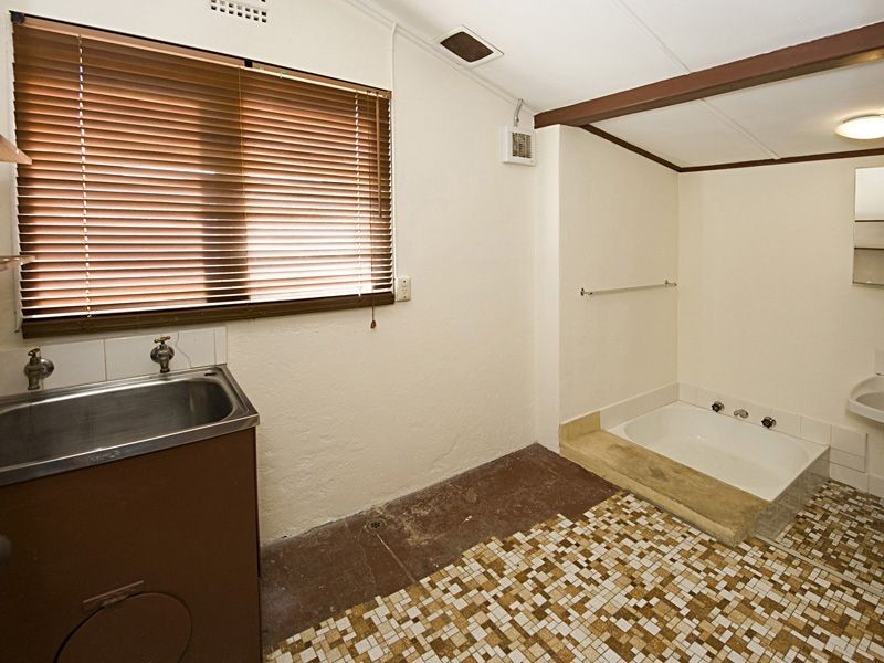4 Bone Street, St James WA 6102