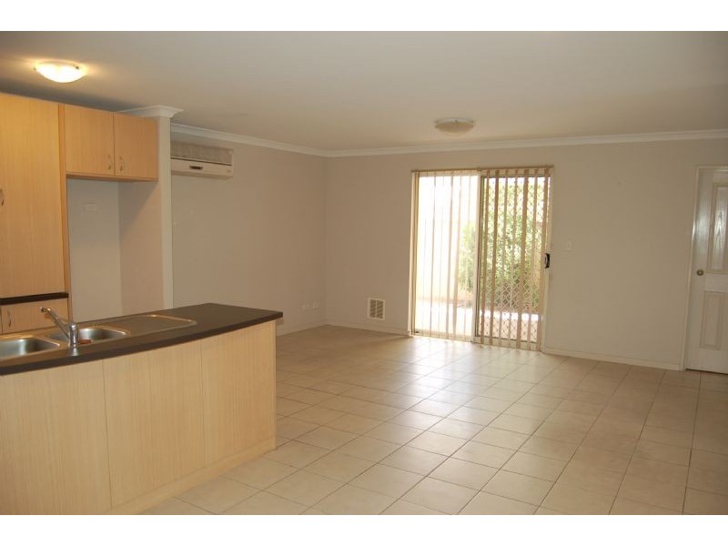 10/45  Norman Street, St James WA 6102