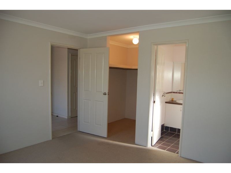 10/45  Norman Street, St James WA 6102