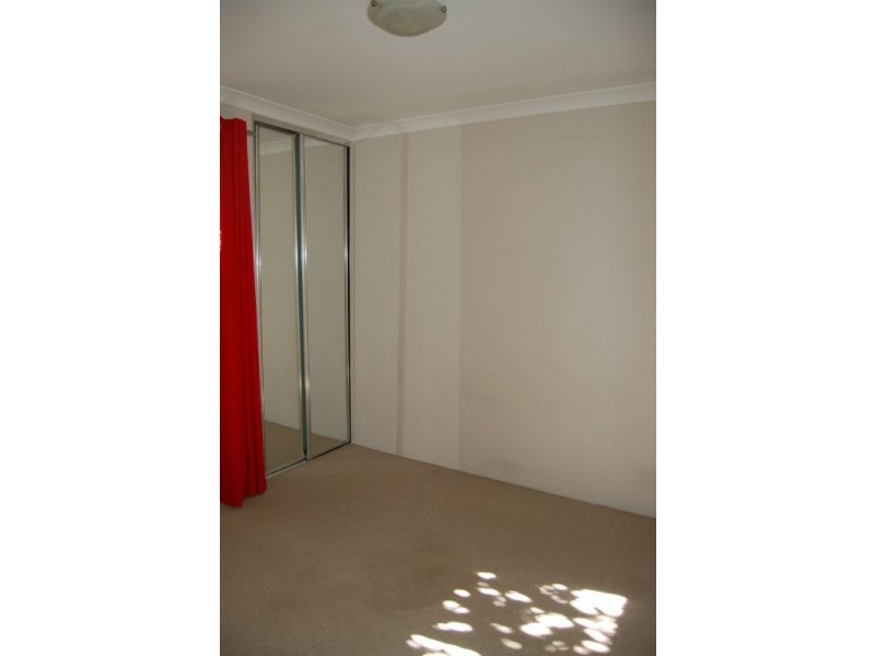 10/45  Norman Street, St James WA 6102