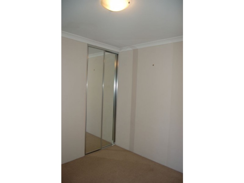 10/45  Norman Street, St James WA 6102
